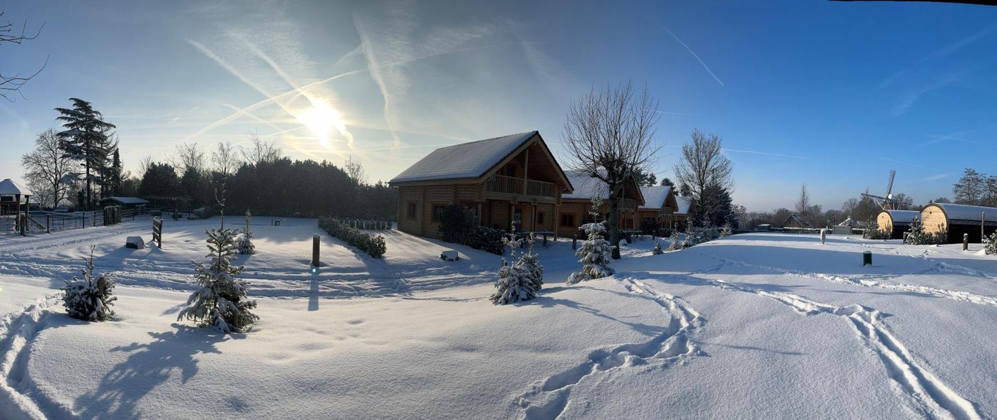 Boomstamhuis High Chaparral Oorsbeek Dış mekan fotoğraf